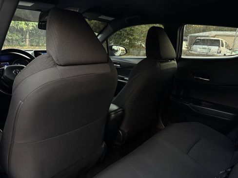 Used 2018 Toyota C-HR XLE FWD image 17