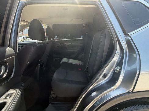 Used 2020 Nissan Rogue S FWD image 11