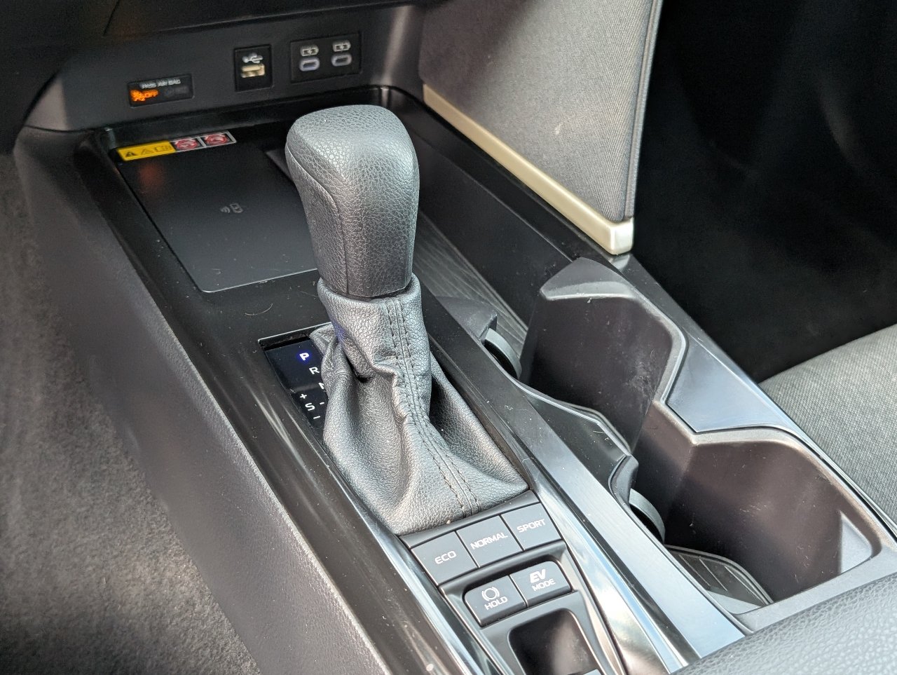 Used 2025 Toyota Camry LE FWD image 16
