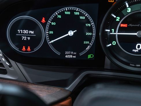Used 2023 Porsche 911 Sport Classic RWD image 13