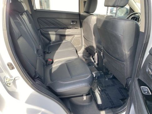 Used 2018 Mitsubishi Outlander GT image 43