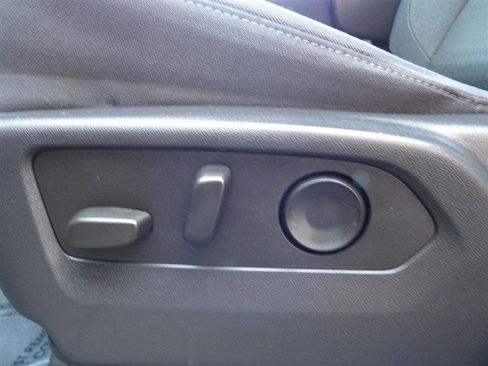 Used 2022 Chevrolet Silverado 1500 Custom image 25