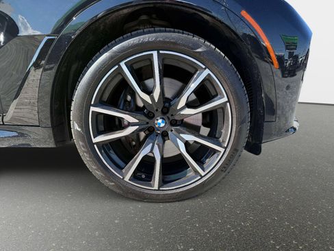 Used 2021 BMW X7 xDrive40i w/ M Sport Package image 17