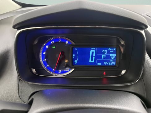 Used 2016 Chevrolet Trax LT w/ LT Sun and Sound Package FWD image 32