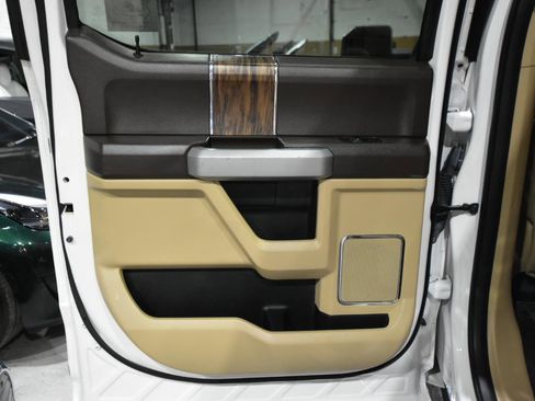 Used 2018 Ford F150 Lariat image 46