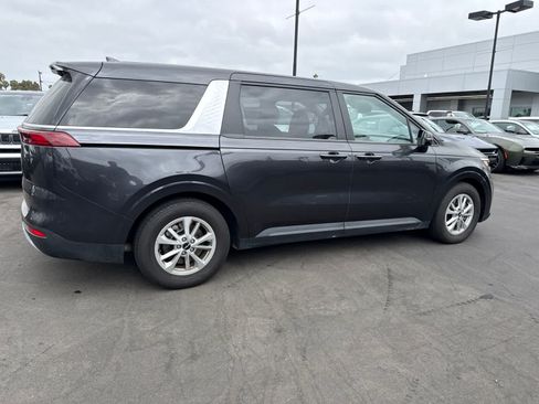 Used 2024 Kia Carnival LX FWD image 15