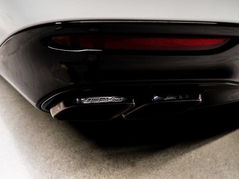 Used 2022 Mercedes-Benz SL 55 AMG 4MATIC w/ Driver Assistance Package image 27