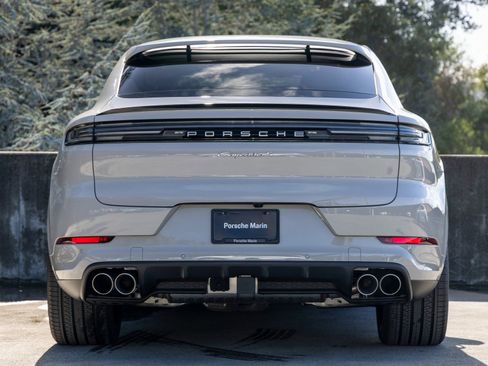 New 2026 Porsche Cayenne S image 10