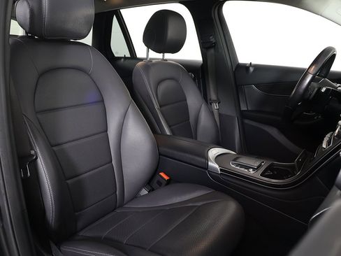 Used 2021 Mercedes-Benz GLC 300 GLC 300 w/ Multimedia Package image 32