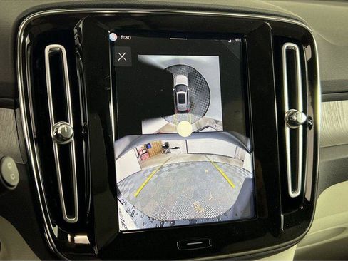 Certified 2026 Volvo XC40 B5 Plus w/ Protection Package Premier AWD/4WD image 26