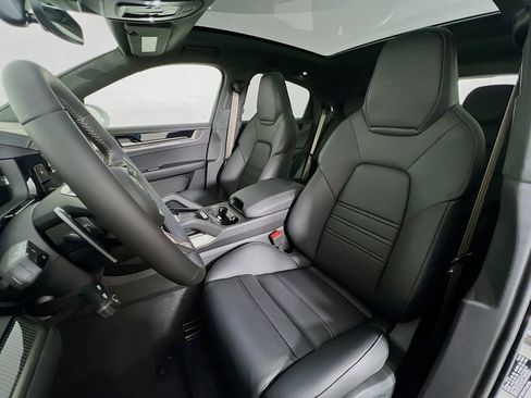 New 2026 Porsche Cayenne Turbo AWD/4WD image 5