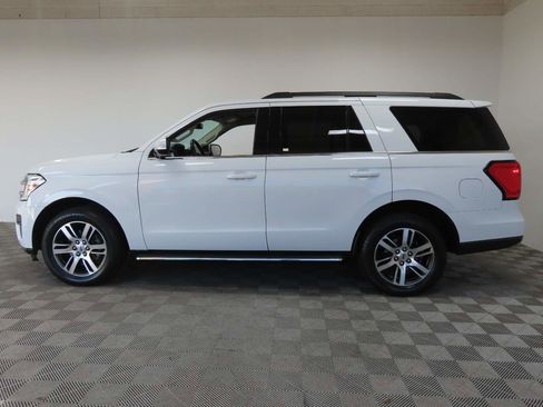 Used 2022 Ford Expedition XLT image 5