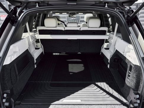 Used 2026 Land Rover Range Rover Long Wheelbase SE image 15