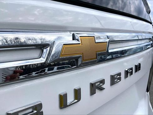 Used 2023 Chevrolet Suburban Premier AWD/4WD image 30