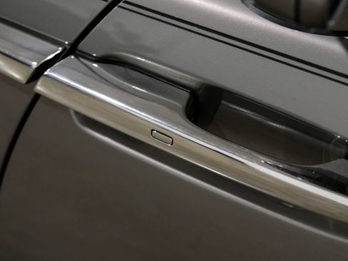 Used 2016 Rolls-Royce Wraith RWD image 38
