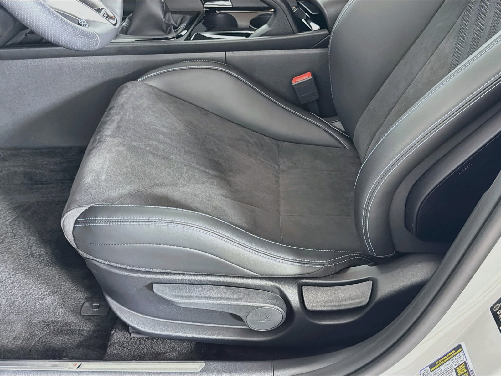 Used 2026 Hyundai Elantra N FWD image 24