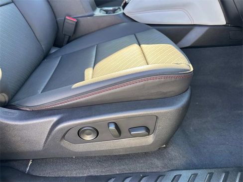 Used 2023 GMC Canyon AT4X image 11