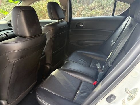 Used 2013 Acura ILX w/ Technology Package image 19