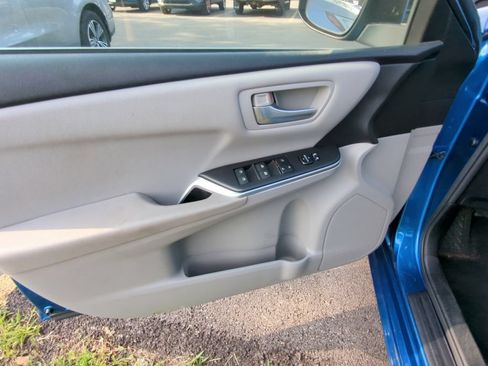 Used 2017 Toyota Camry LE FWD image 8