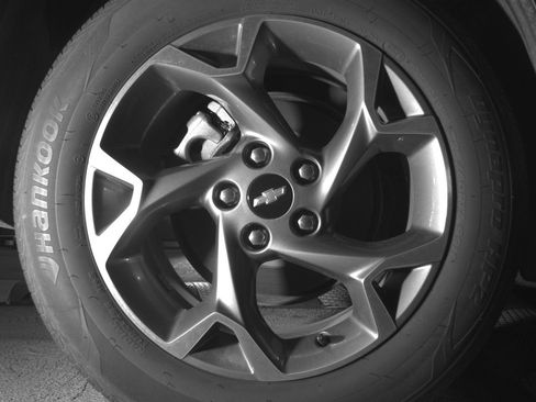 Used 2025 Chevrolet Trax LT FWD image 15