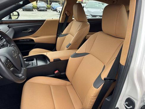 Certified 2024 Lexus ES 350 w/ Premium Package image 20