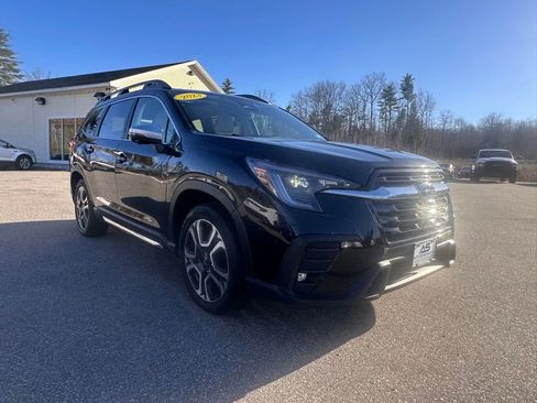 Used 2023 Subaru Ascent Limited w/ Technology Package AWD/4WD image 7
