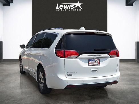 Used 2019 Chrysler Pacifica Touring-L Plus FWD image 3