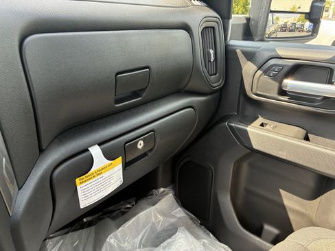 New 2026 Chevrolet Silverado 2500 Custom w/ Custom Value Package AWD/4WD image 31