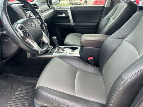 Used 2018 Toyota 4Runner SR5 Premium AWD/4WD image 11
