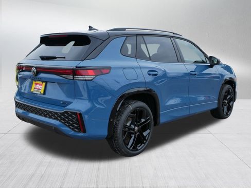 New 2026 Volkswagen Tiguan SE R-Line image 3