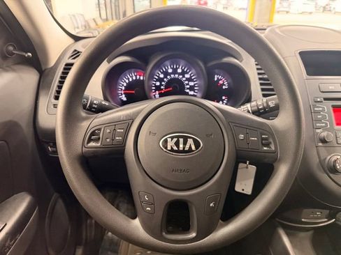 Used 2013 Kia Soul FWD image 17