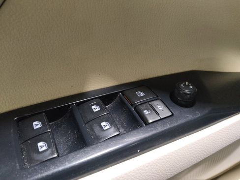 Used 2018 Toyota Camry LE FWD image 27
