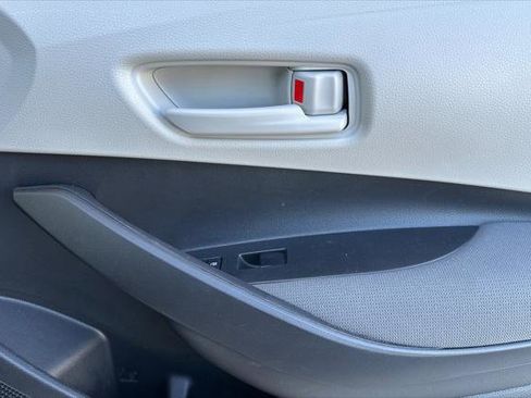 Certified 2025 Toyota Corolla LE image 18