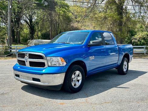 Used 2021 RAM 1500 Classic SLT image 3