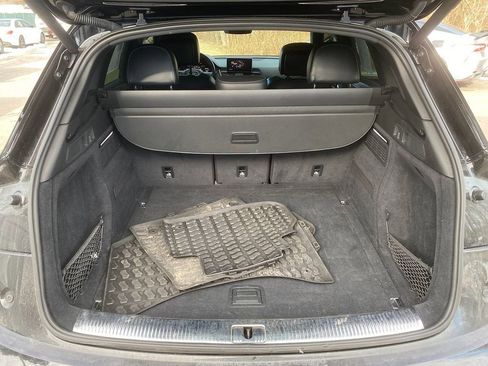 Used 2018 Audi SQ5 Premium Plus w/ Navigation Package image 26