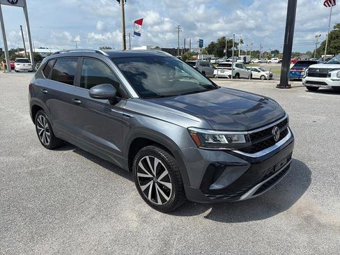 Used 2023 Volkswagen Taos SE image 7