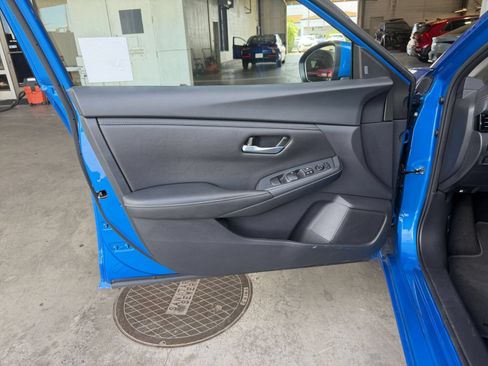 Used 2025 Nissan Sentra SV FWD image 15