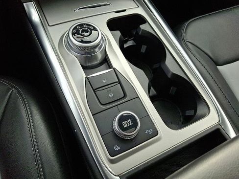 Certified 2022 Ford Explorer XLT w/ Equipment Group 202A image 16