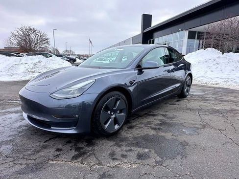 Used 2023 Tesla Model 3 Standard Range image 4