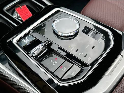 Used 2023 BMW 740i 740i w/ Parking Assistance Package image 17