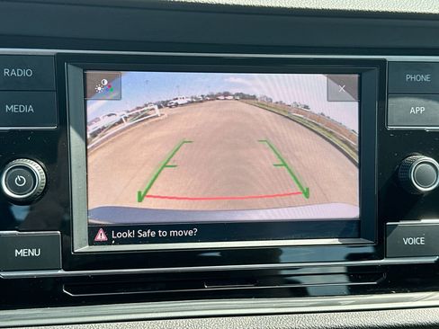 Used 2024 Volkswagen Jetta SE image 17