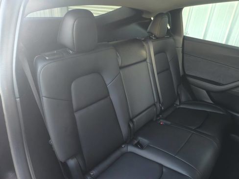 Used 2022 Tesla Model Y Performance image 22