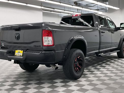 Used 2024 RAM 3500 Tradesman w/ Convenience Group AWD/4WD image 14