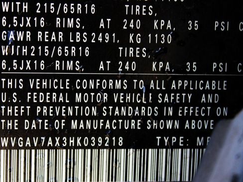 Used 2017 Volkswagen Tiguan S image 27