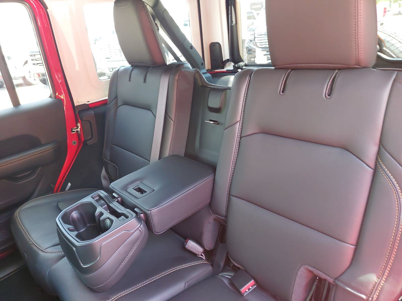 New 2026 Jeep Wrangler Unlimited Sahara AWD/4WD image 14