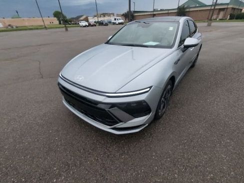 Used 2024 Hyundai Sonata SEL w/ Convenience Package FWD image 14