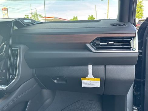 New 2026 GMC Yukon XL Denali image 21