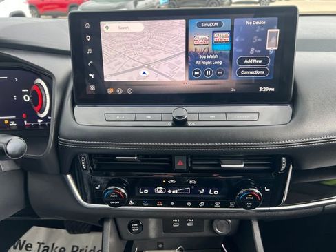 Used 2025 Nissan Rogue SL w/ Tech Package AWD/4WD image 28