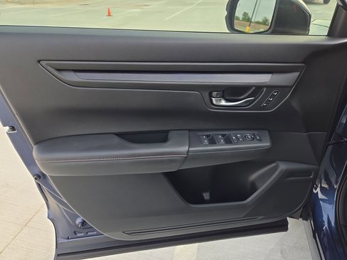 Used 2025 Honda CR-V Sport-L image 13