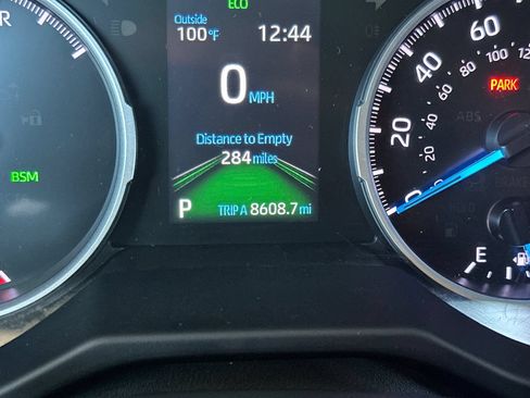 Certified 2021 Toyota RAV4 XLE AWD/4WD image 31